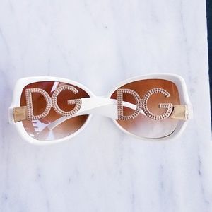 DG Accessories - New White & Gold DG Sunglasses Women's Designer DG Accessories - New White & Gold DG Sunglasses Women's Designer